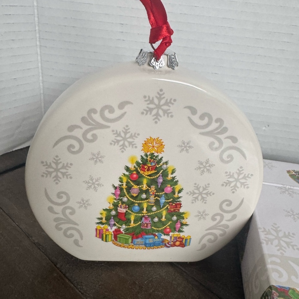Temp-tations By Tara Christmas Tree Ornament - Picture 2 of 6